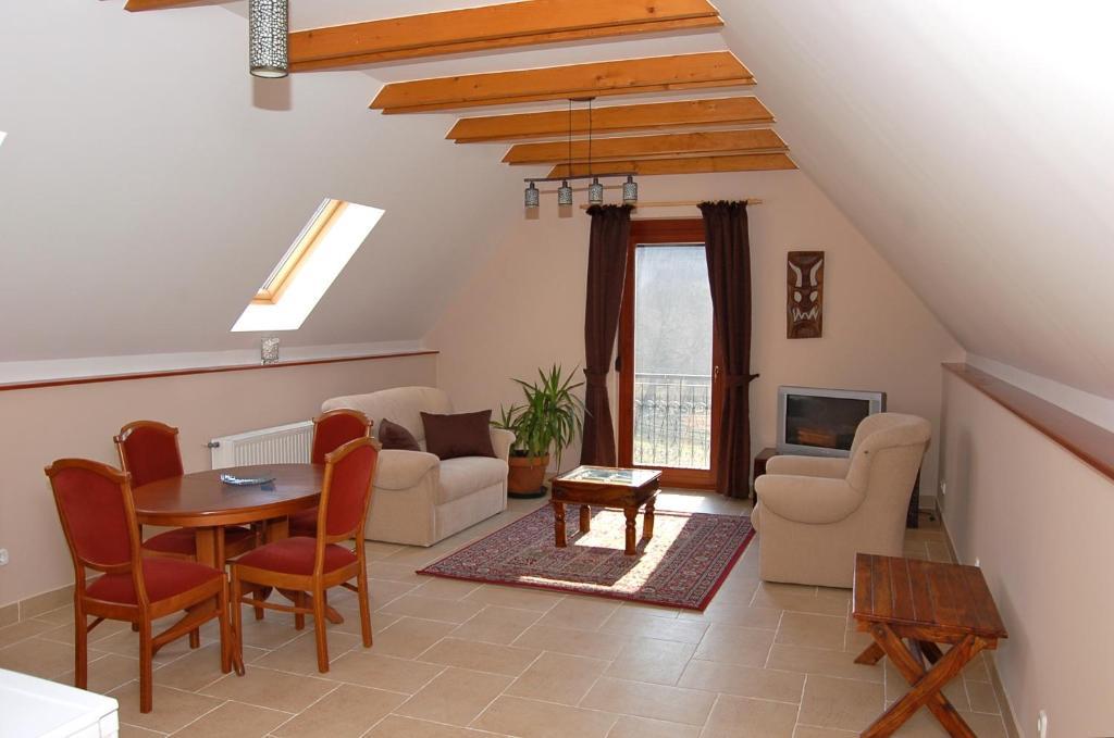 Malomdulo Farmhaz Guest House Pilisborosjeno Phòng bức ảnh