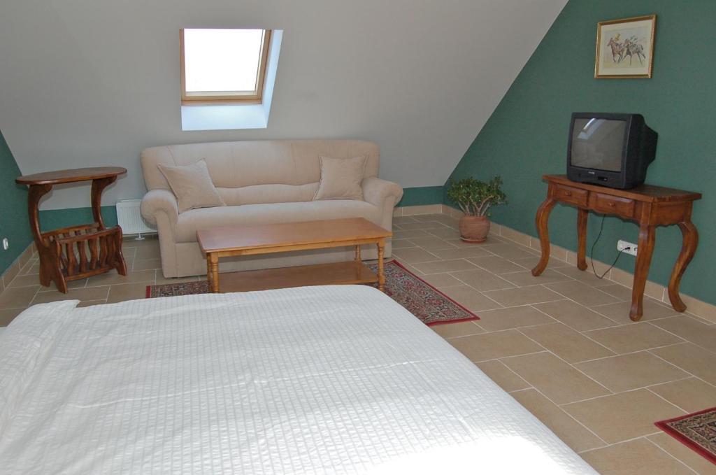 Malomdulo Farmhaz Guest House Pilisborosjeno Ngoại thất bức ảnh